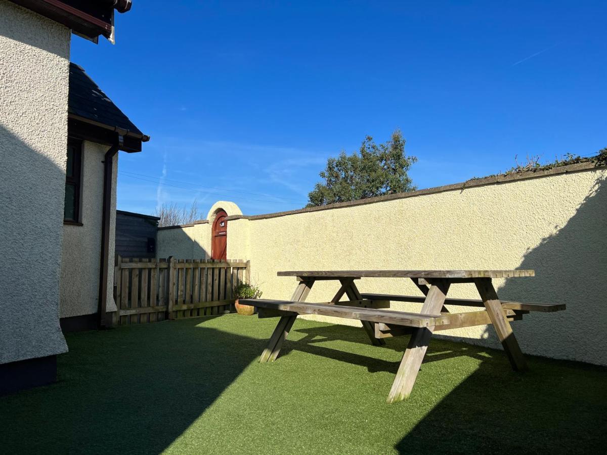 3 Bed Detached Cottage- Log Burner Mountain Views Beaumaris Exteriör bild