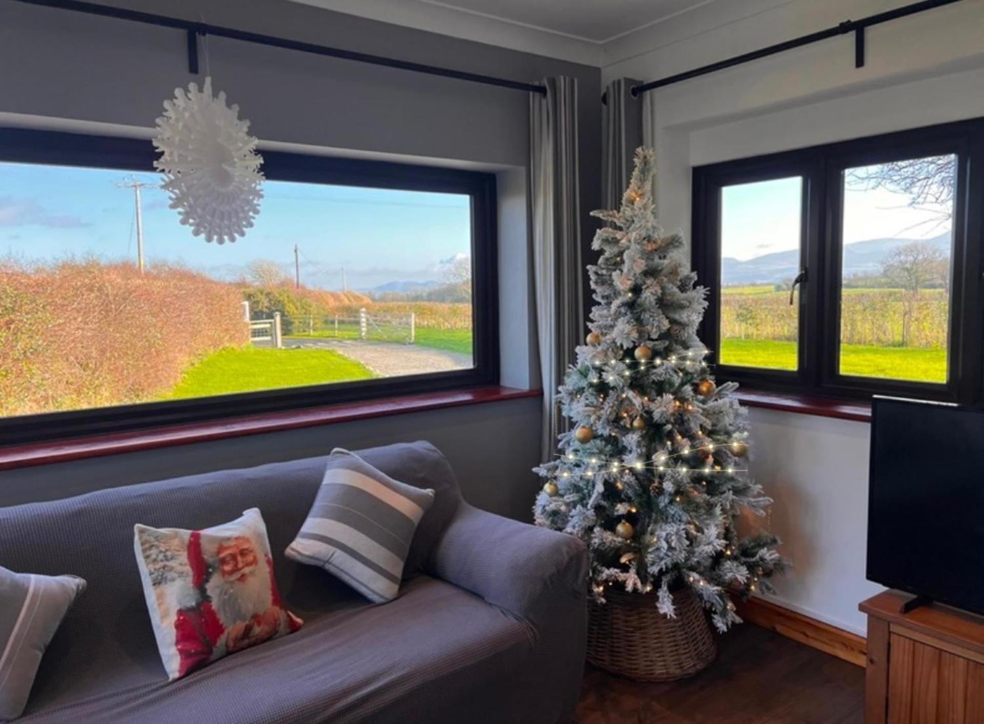 3 Bed Detached Cottage- Log Burner Mountain Views Beaumaris Exteriör bild